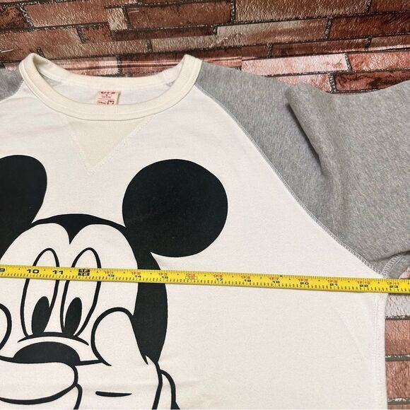 UT Uniqlo Disney Sweatshirt Mickey Mouse M - Picture 7 of 10